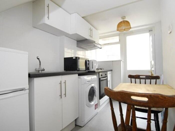 1 Bedroom Apartment To Rent In Napier Terrace, Gf, PL4