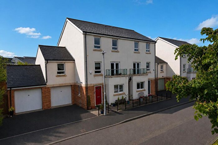 4 Bedroom Semi Detached House For Sale In Kingfisher Road, Portishead, BS20