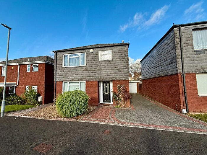 3 Bedroom Detached House For Sale In Sherborne Avenue, Old Bedford Road Area, Luton, Bedfordshire, LU2