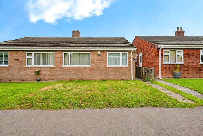 2 Bedroom Bungalow For Sale In Elm Tree Walk, Tamworth, Staffordshire, B79