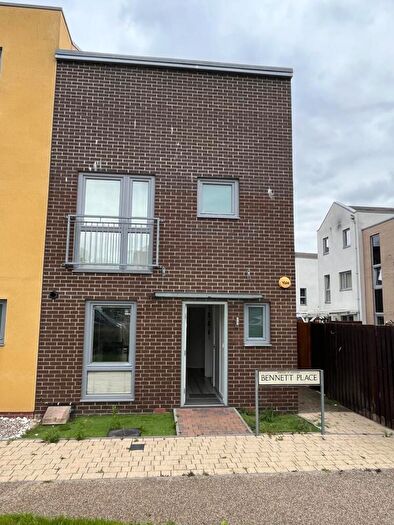 3 Bedroom Semi Detached House To Rent In Bennett Place, Dartford, Kent, DA1