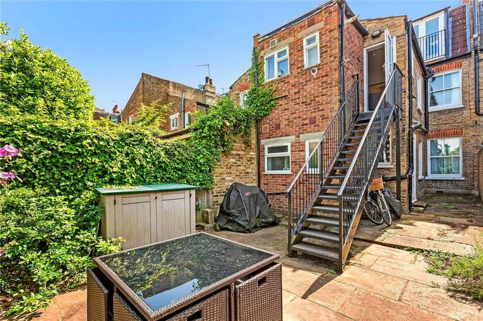 2 Bedroom Flat To Rent In Firth Gardens, Fulham, London, SW6
