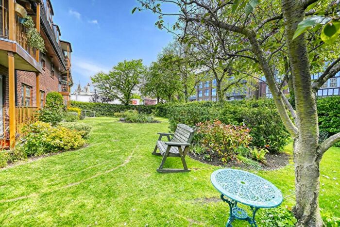 1 Bedroom Flat For Sale In Chalkwell Park Drive, Portchester Court Chalkwell Park Drive, SS9