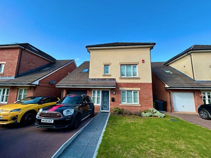 6 Bedroom Detached House For Sale In Wren Court, Calne, SN11