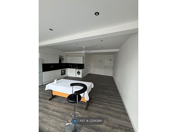 1 Bedroom Flat To Rent In London Road, Morden, SM4
