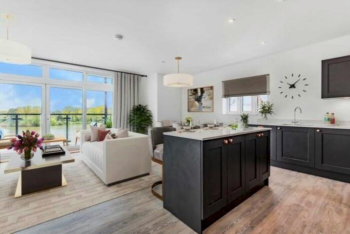 2 Bedroom Flat To Rent In Mytchett Road, Mytchett, Camberley GU16