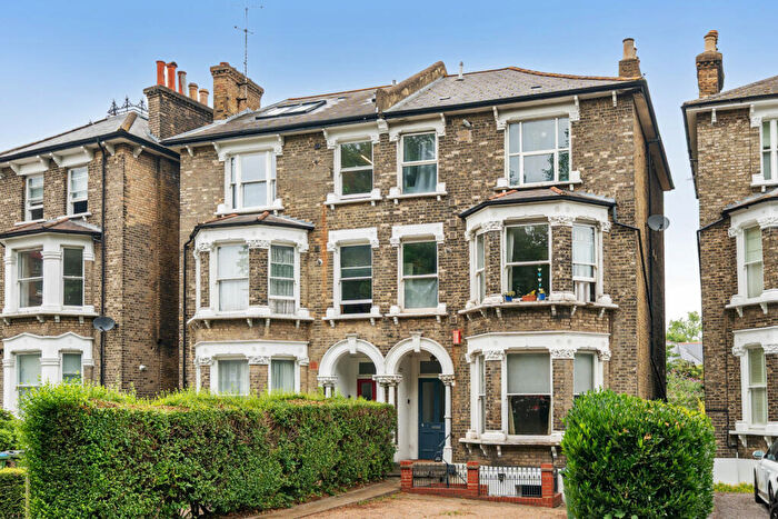2 Bedroom Apartment For Sale In Charlton Road, Blackheath, SE3