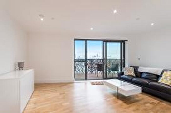 1 Bedroom Apartment To Rent In Cityview Point, Leven Wharf, London, E14