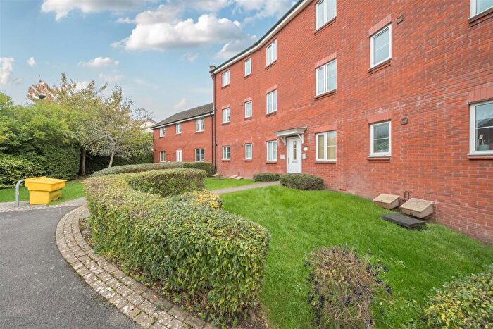 2 Bedroom Flat For Sale In Clatworthy Drive, Hengrove, Bristol, BS14