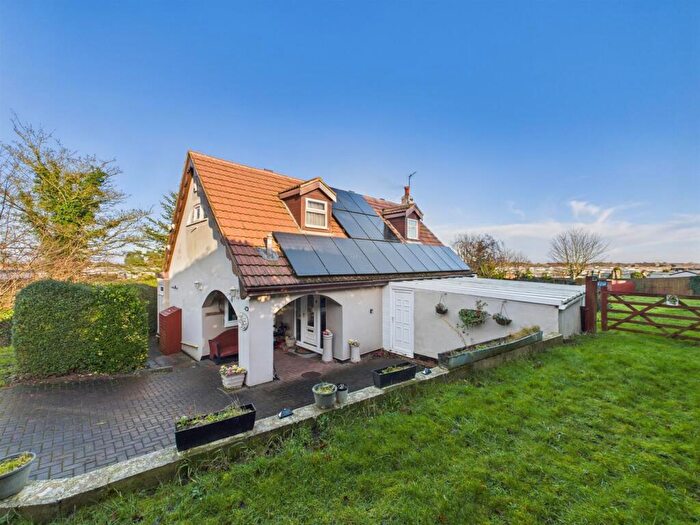 5 Bedroom Detached House For Sale In The Hill, Saltfleet, Louth, LN11