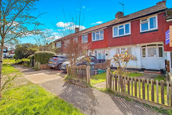 3 Bedroom Terraced House For Sale In Meadway, Surbiton, KT5
