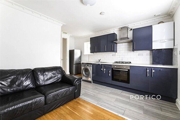 2 Bedroom Flat To Rent In Roman Road, London, E3