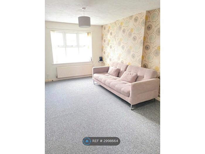 3 Bedroom Semi-Detached House To Rent In Midvale Avenue, Sheffield, S6