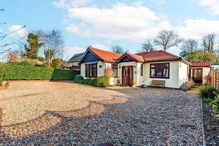 4 Bedroom Detached Bungalow For Sale In High Street, Shipdham, IP25