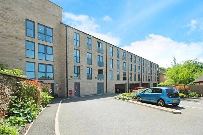 1 Bedroom Flat To Rent In Chapel Street, Glossop, Derbyshire, SK13