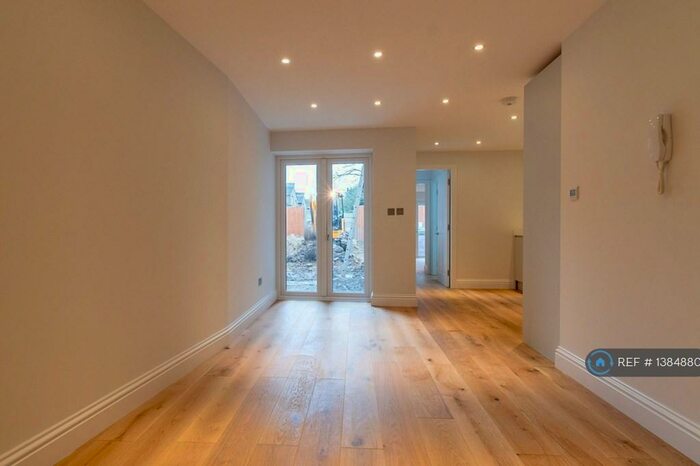 2 Bedroom Flat To Rent In Penge, London, SE20