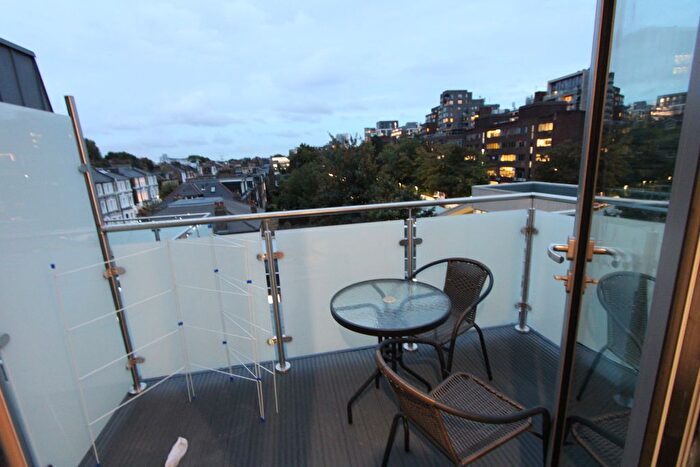 2 Bedroom Flat To Rent In Disraeli Road, London, SW15