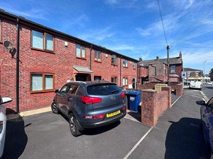2 Bedroom Property To Rent In Moon Street, Preston, PR5