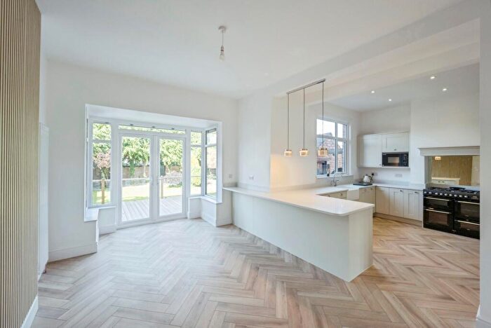 5 Bedroom Detached House For Sale In Axholme Road, Doncaster, South Yorkshire, DN2