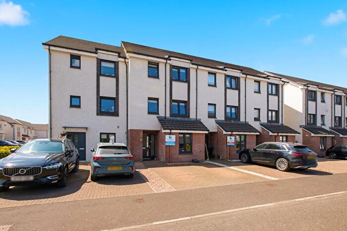 4 Bedroom Town House For Sale In Kenley Road, Renfrew, PA4