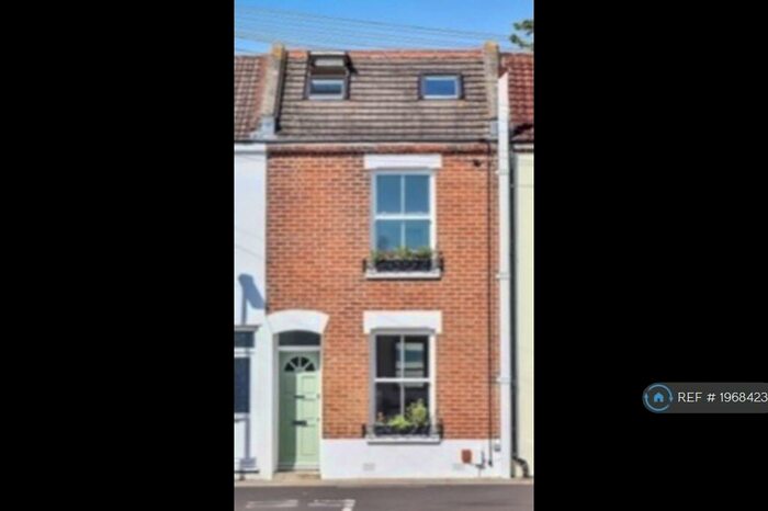3 Bedroom Terraced House To Rent In Adair Road, Portsmouth, PO4