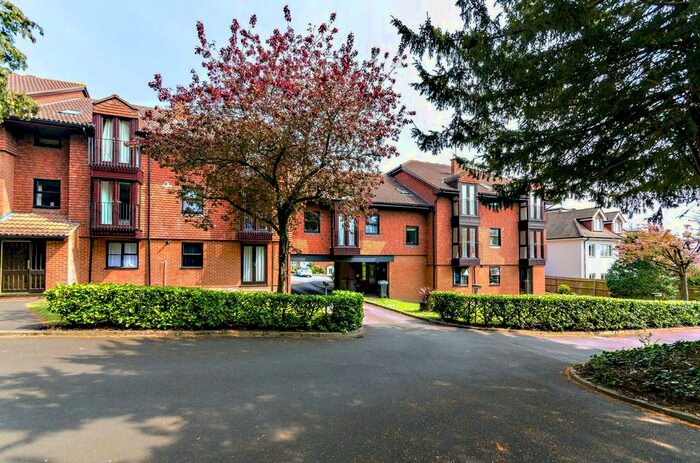 2 Bedroom Flat To Rent In Midhope Road, Mount Hermon, Woking, GU22
