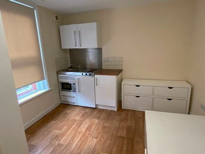 Studio To Rent In Lodge Road, Southampton, Hampshire, SO14