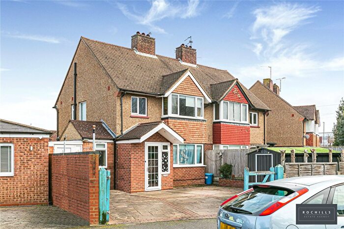 3 Bedroom Semi Detached House For Sale In Southdown Road, Hersham, Walton-On-Thames, Surrey, KT12