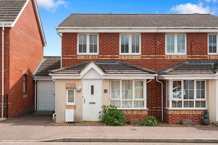 3 Bedroom Semi Detached House For Sale In Epsom Close, Stevenage, SG1