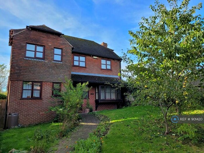 4 Bedroom Detached House To Rent In Ospringe Street, Faversham, ME13