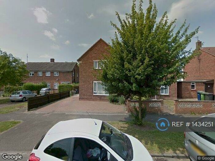 3 Bedroom Semi-Detached House To Rent In Whitehill Road, Cambridge, CB5