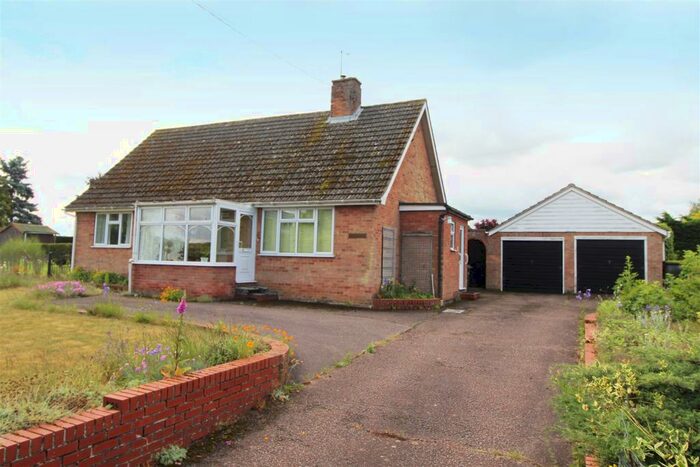 3 Bedroom Detached Bungalow For Sale In Baileypool Road, Pakenham, IP31