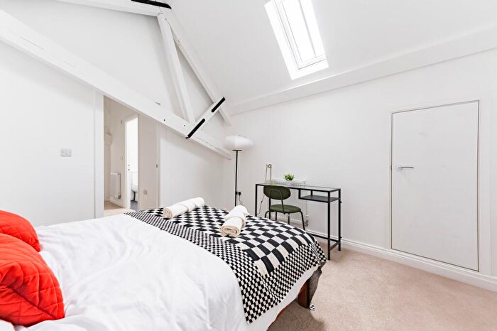 2 Bedroom Apartment To Rent In Chapters, Park Lane, NR2