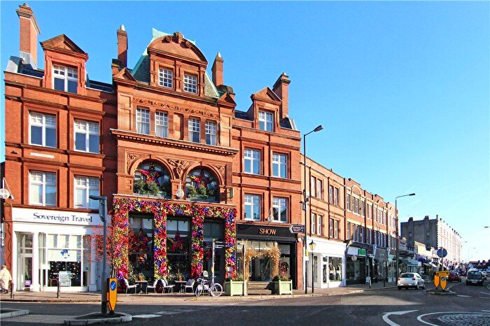 2 Bedroom Flat To Rent In High Street Mews, Wimbledon Village, SW19