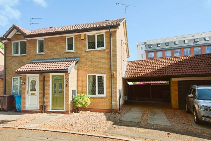 2 Bedroom Semi Detached House For Sale In Shaws Green, Derby, DE22
