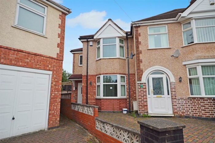 3 Bedroom End Of Terrace House To Rent In St. Christians Croft, Cheylesmore, Coventry, CV3