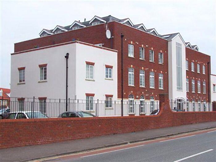 2 Bedroom Flat To Rent In Parade Court, Speedwell, Bristol, BS5