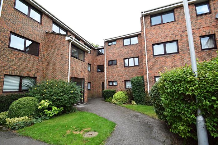 1 Bedroom Flat To Rent In Cardinal Close, Caversham, Reading, RG4