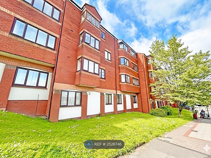 1 Bedroom Flat To Rent In Barrington Court, Bristol, BS4