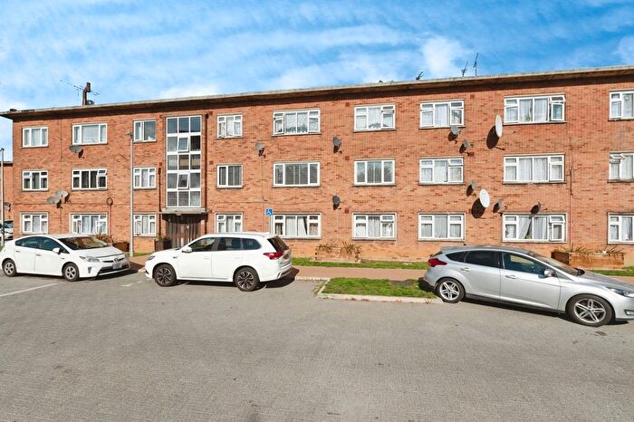 3 Bedroom Flat For Sale In Little Gearies, Cranbrook Road, Ilford, IG6