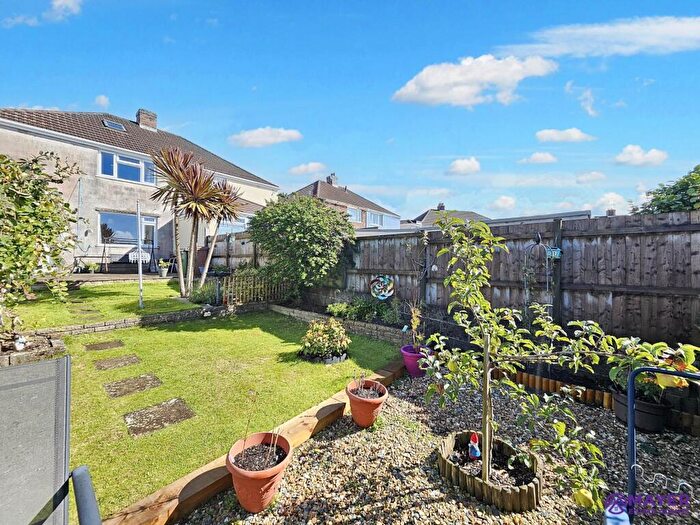 3 Bedroom Semi-Detached House For Sale In St Margarets Rd, Plymouth, PL7