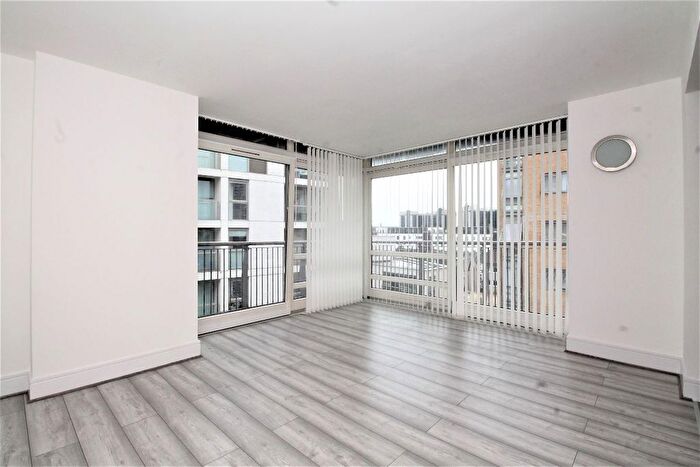 2 Bedroom Flat To Rent In Constable House, Cassilis Road, Canary Wharf, E14