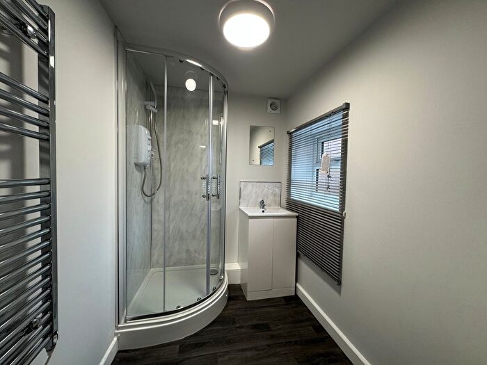 1 Bedroom Flat To Rent In Sholebroke Terrace, Leeds, LS7