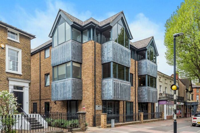 2 Bedroom Apartment To Rent In Maple Road, Surbiton, KT6