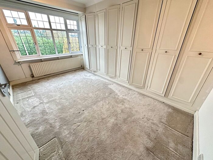 5 Bedroom Semi-Detached House To Rent In Fordbridge Road, Ashford, TW15