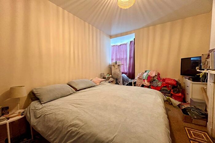 2 Bedroom Flat To Rent In Weymouth, DT4
