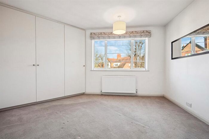 3 Bedroom Flat To Rent In St Catherines Court, Bedford Road, London, W4