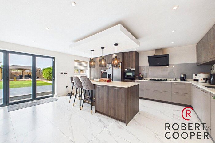 4 Bedroom Semi Detached House For Sale In Hill Lane, Ruislip, HA4