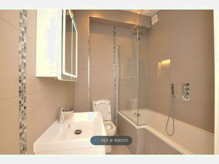 1 Bedroom Flat To Rent In High Road, London, N2