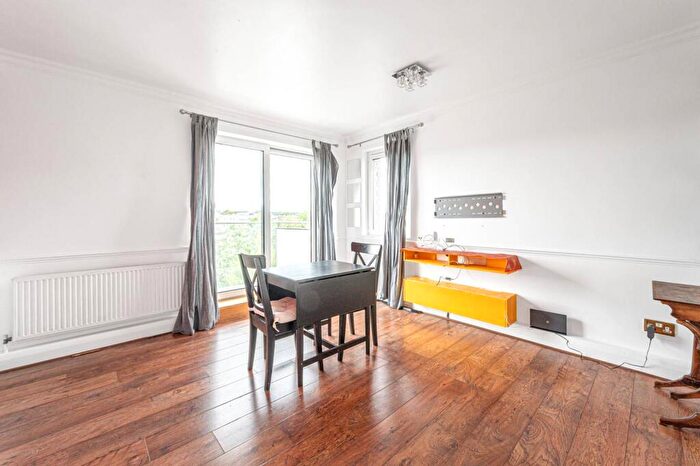 2 Bedroom Flat To Rent In Primrose Hill Road, Swiss Cottage, London, NW3